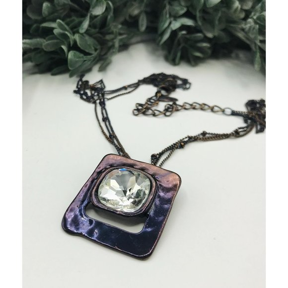 Necklace gradient shades of purple with large gem in center by VCLM 20" length - Picture 2 of 4